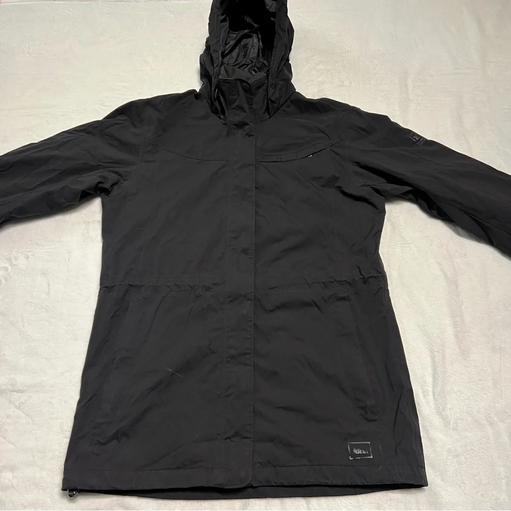 REI Belltown Women’s Rain Jacket Size Small - Picture 4 of 8